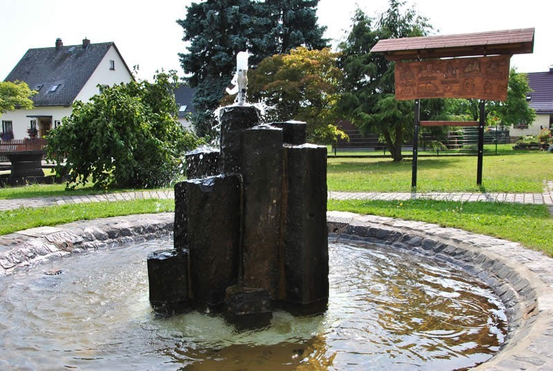 Bild: Brunnen in Greifenstein